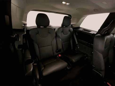Used 2024 Volvo XC90 B6 Plus image 21
