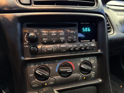 Used 1997 Chevrolet Corvette Coupe image 16