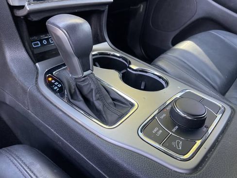 Used 2018 Jeep Grand Cherokee Limited AWD/4WD image 22