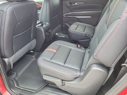 New 2026 Chevrolet Traverse RS w/ LPO, Floor Liner Package FWD image 25