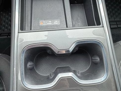 Used 2025 GMC Acadia Elevation FWD image 33