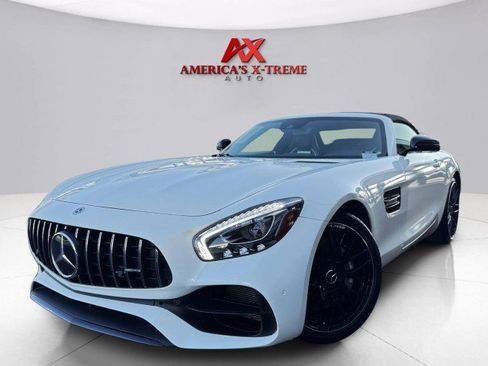 Used 2018 Mercedes-Benz AMG GT Roadster image 2
