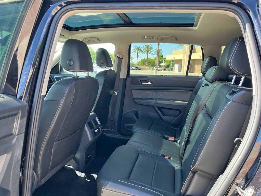 Used 2023 Volkswagen Atlas SE w/ Panoramic Sunroof Package AWD/4WD image 17