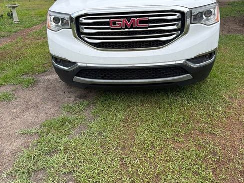Used 2019 GMC Acadia SLT FWD image 2