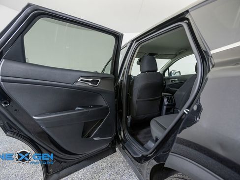 Used 2025 Kia Sportage LX FWD image 24