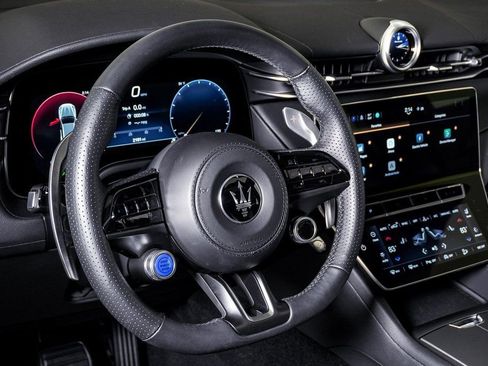 Certified 2024 Maserati Grecale GT image 20