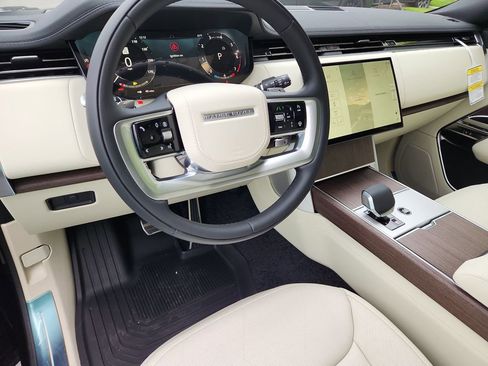 New 2026 Land Rover Range Rover Long Wheelbase SE AWD/4WD image 15