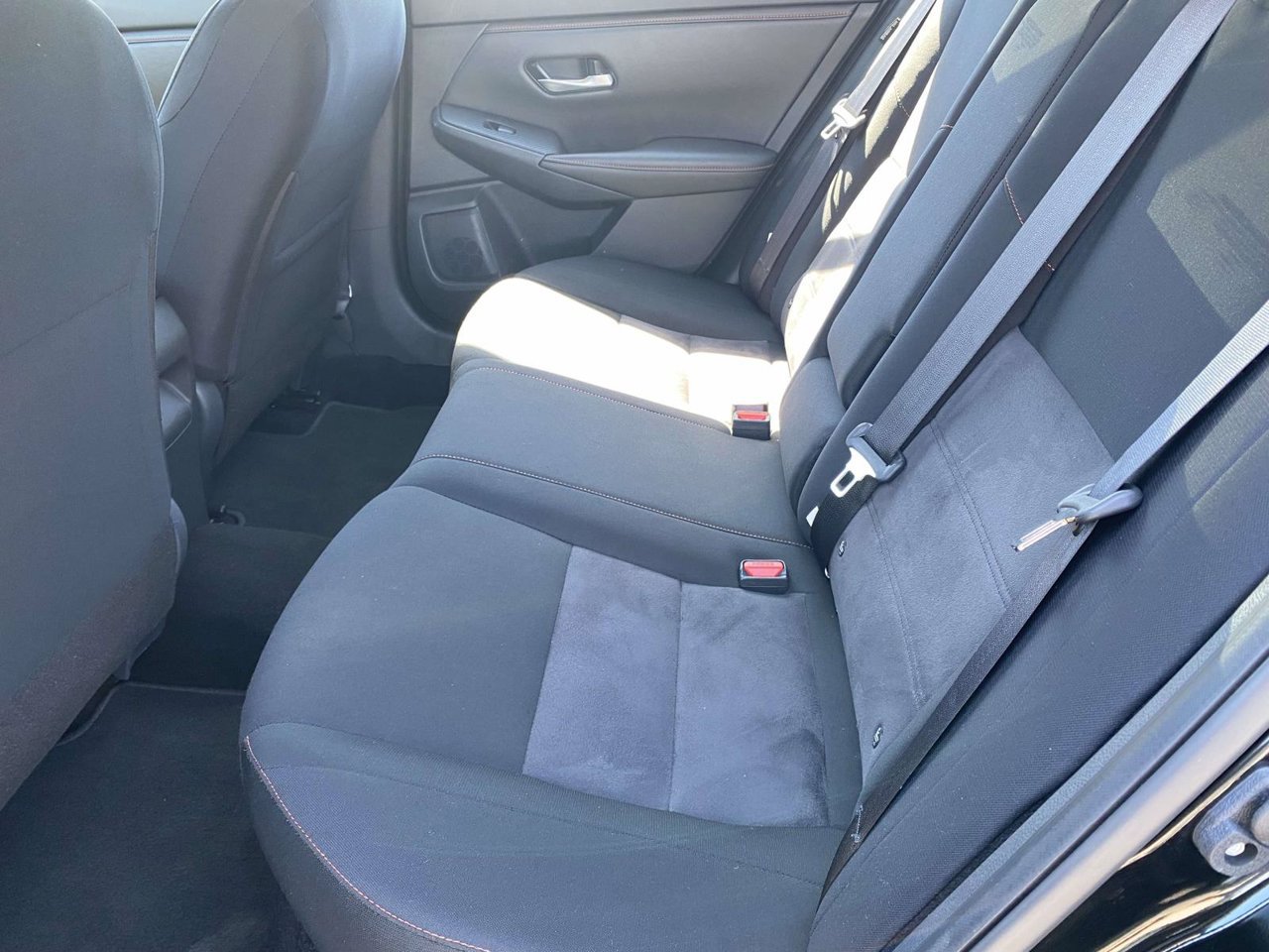 Used 2025 Nissan Sentra SR FWD image 11