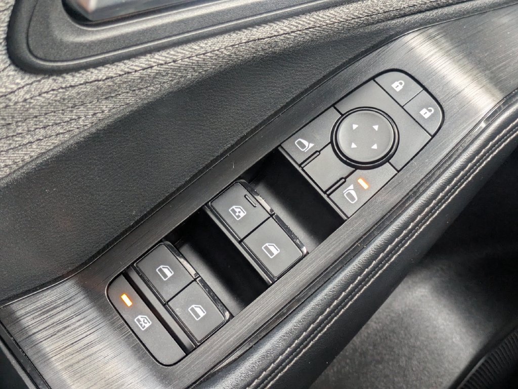 Used 2023 Nissan Rogue SV FWD image 21