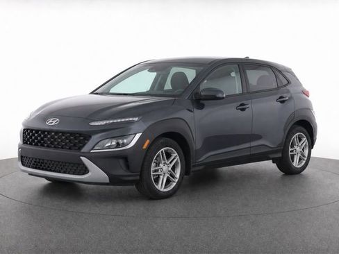 Used 2022 Hyundai Kona SE w/ Cargo Package FWD image 1