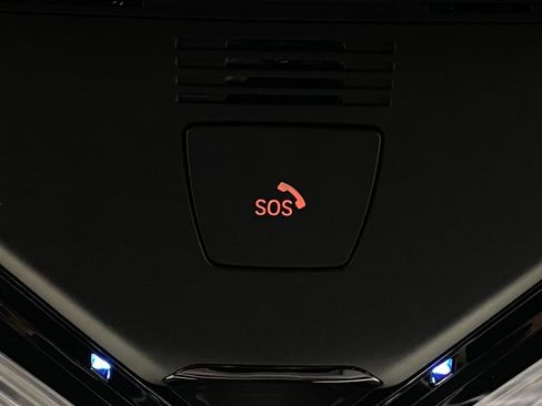 Certified 2025 BMW X7 M60i w/ Climate Comfort Package image 30