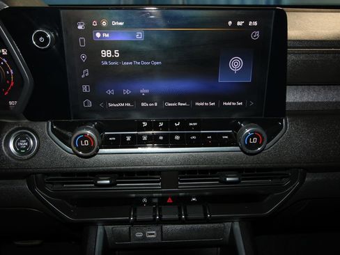 Used 2025 Chevrolet Colorado Trail Boss AWD/4WD image 14