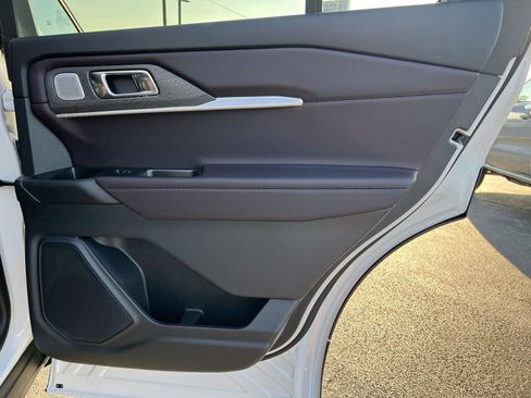 New 2026 Ford Explorer Platinum image 21