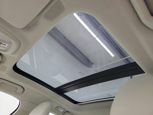 Used 2024 Volvo S60 T8 Plus image 18