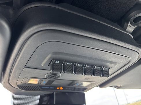 Used 2022 Ford Bronco Wildtrak image 38