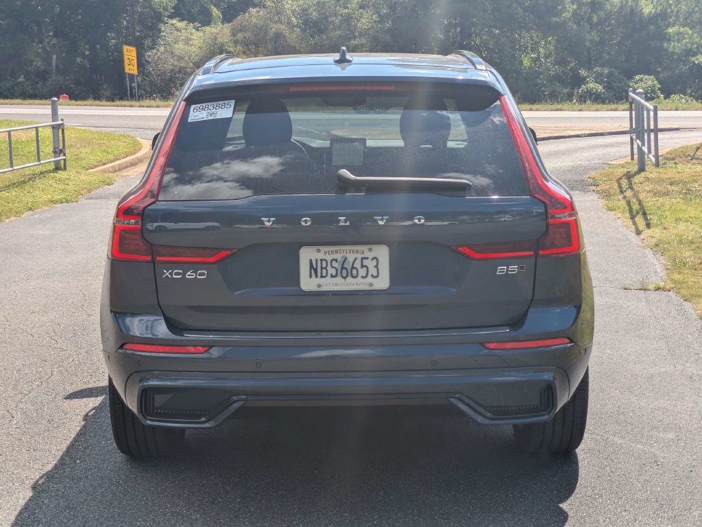 Used 2026 Volvo XC60 B5 Plus AWD/4WD image 5