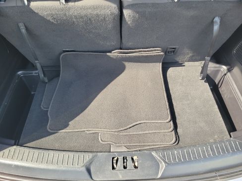 Used 2020 Ford Explorer XLT RWD image 8