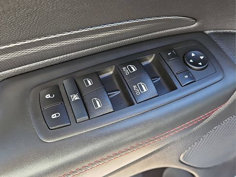 Used 2024 Dodge Durango GT RWD image 41