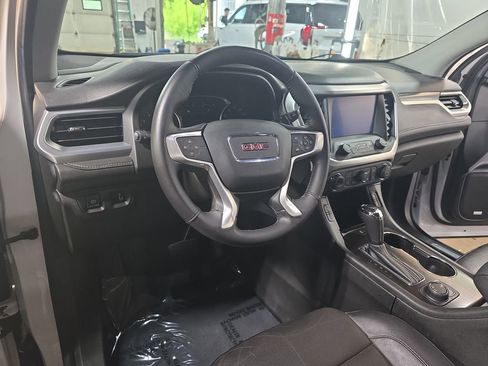 Used 2017 GMC Acadia SLT FWD image 16