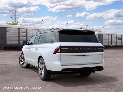 New 2027 Lincoln Navigator L Black Label w/ Black Label Special Edition AWD/4WD image 8