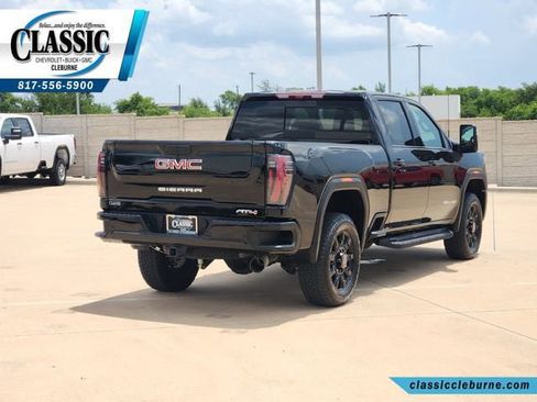 Used 2025 GMC Sierra 2500 AT4 w/ Technology Package AWD/4WD image 10