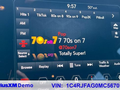 Used 2021 Jeep Grand Cherokee Laredo X image 31