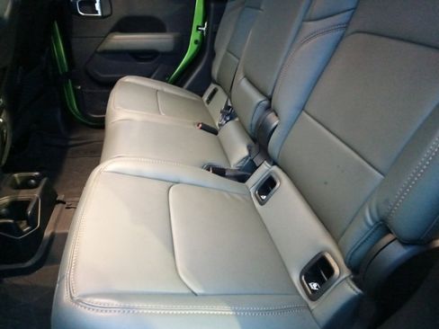 Certified 2025 Jeep Gladiator Mojave image 20