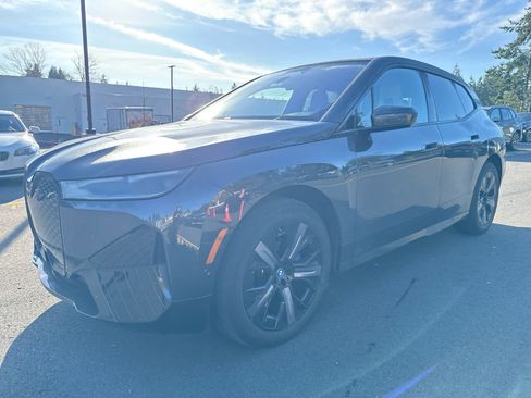 Used 2024 BMW iX xDrive50 w/ Sport Package image 3