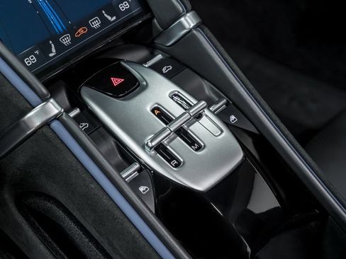 Used 2024 Ferrari Roma Spider RWD image 24