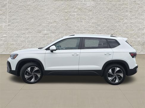 New 2026 Volkswagen Taos SE AWD/4WD image 4