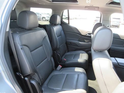Certified 2023 GMC Acadia SLT w/ Elevation Edition FWD image 26