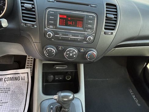 Used 2015 Kia Forte LX image 14