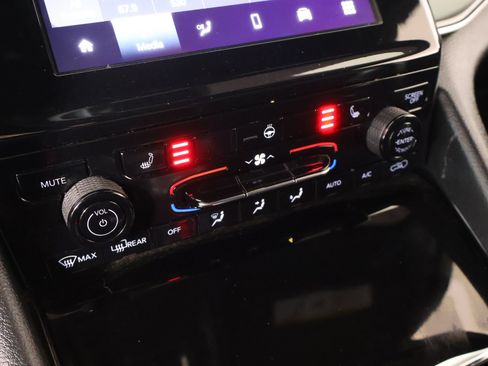 Used 2021 Jeep Grand Cherokee L Laredo RWD image 7