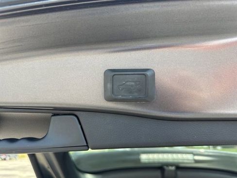 Used 2019 Toyota RAV4 Limited w/ Advanced Technology Package image 17