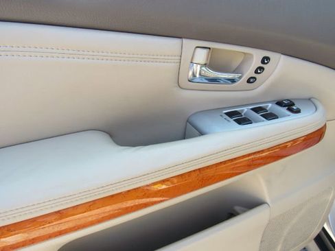 Used 2006 Lexus RX 330 AWD image 9