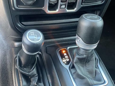 Used 2022 Jeep Wrangler Unlimited Sport AWD/4WD image 17