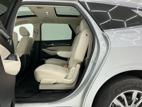 Used 2022 Buick Enclave Avenir w/ Trailering Package, 5000 lbs. AWD/4WD image 20