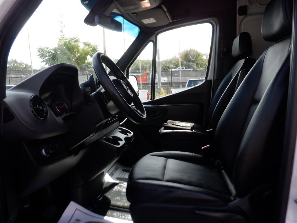 Used 2025 Mercedes-Benz Sprinter 2500 image 11