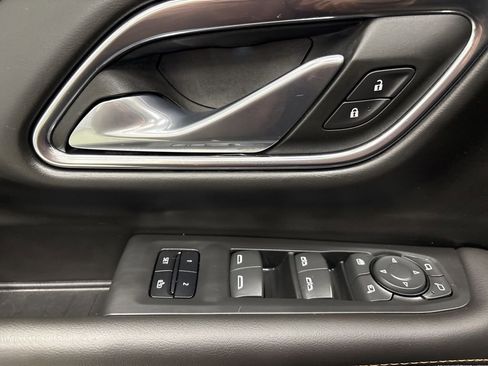 Used 2023 GMC Yukon XL AT4 w/ Technology Package image 15