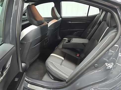 Used 2025 Toyota Camry SE image 30