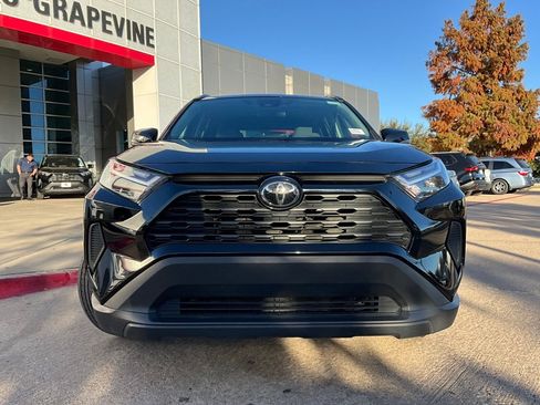 Used 2025 Toyota RAV4 XLE image 4