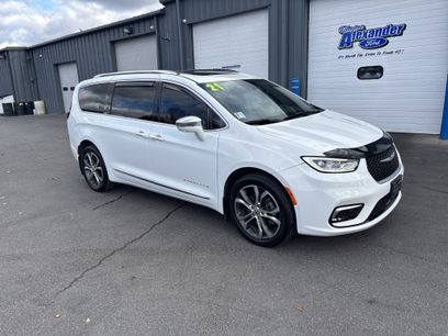 Used 2021 Chrysler Pacifica Pinnacle