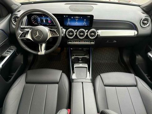 Certified 2025 Mercedes-Benz GLB 250 image 17