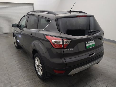 Used 2018 Ford Escape SE FWD image 5