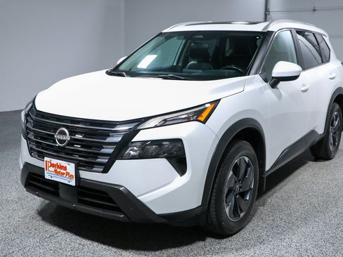 Used 2024 Nissan Rogue SV w/ SV Premium Package FWD image 32