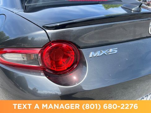 Used 2018 MAZDA MX-5 Miata RF Club RWD image 12
