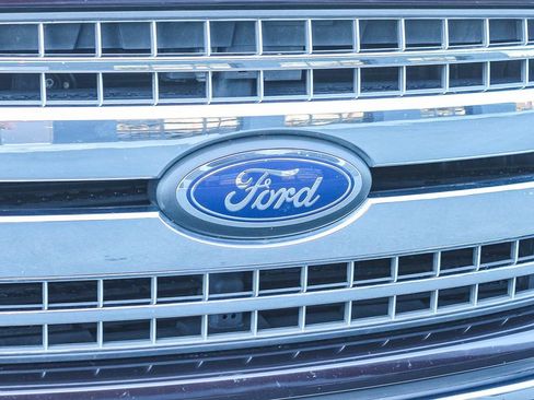 Used 2018 Ford F150 XLT w/ Equipment Group 302A Luxury AWD/4WD image 6