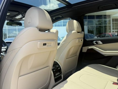 Used 2022 BMW X5 sDrive40i RWD image 16