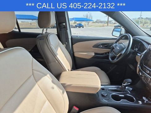 Used 2023 Chevrolet Traverse Premier image 24