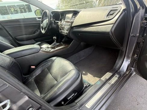 Used 2014 Kia Cadenza Premium w/ Technology Package FWD image 11